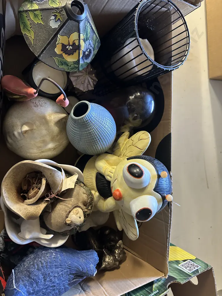 Box Lot Candles, Ornaments Etc Image 1++