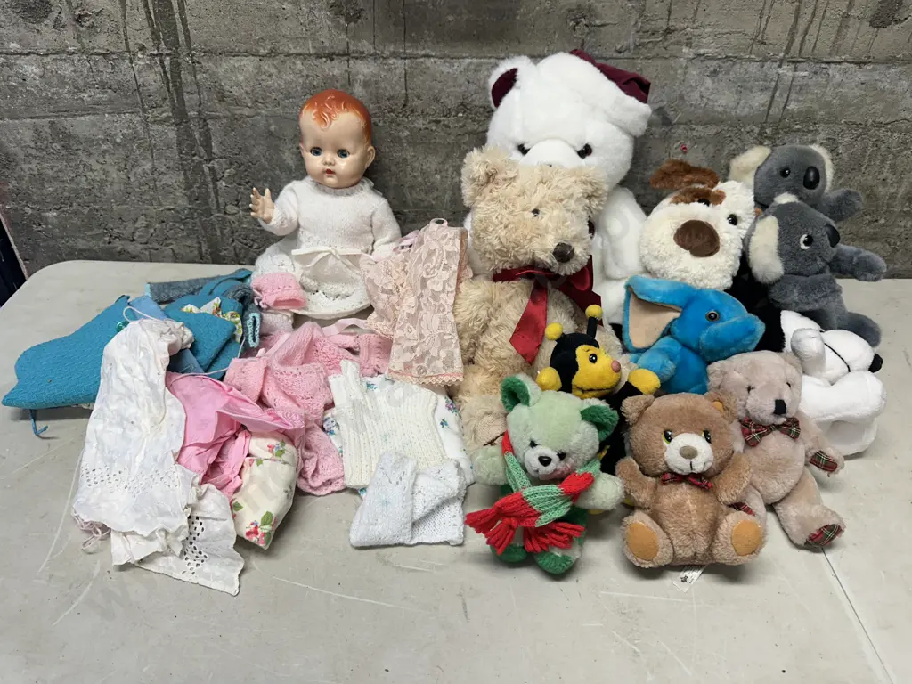 New Zealand Pedigree Doll, Clothing, Soft Toys Image 1++