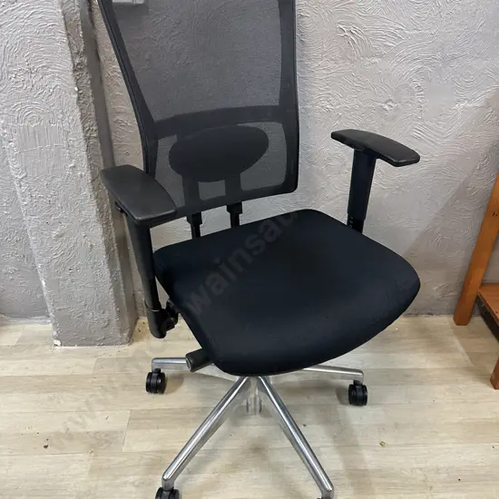 Mesh Back Task Chair With Adjustable Arms