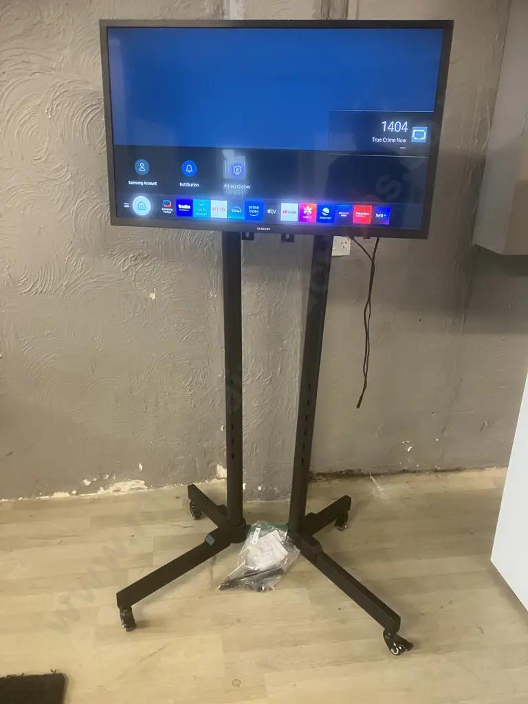 Samsung 32" HD Ready LED TV - UA32T5300AS (Scratched) With Remote Control & Rolling TV Stand With Mount & Locking Wheels Image 1++