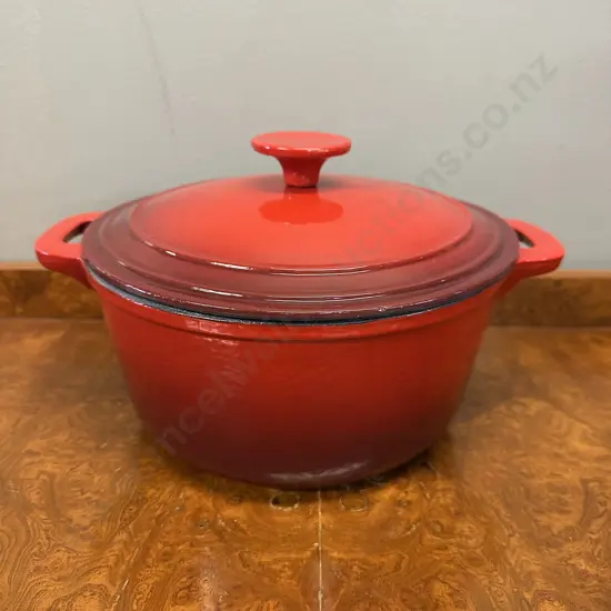 Simon Gault Red Cast Iron Lidded Casserole Dish Dia24cm.