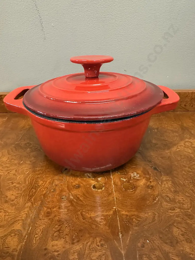 Simon Gault Red Cast Iron Lidded Casserole Dish Dia18cm Image 1++