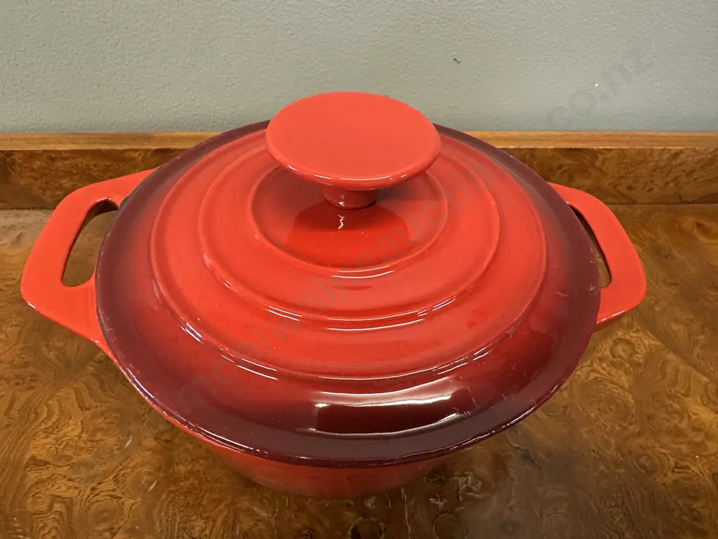 Simon Gault Red Cast Iron Lidded Casserole Dish Dia18cm Image 1++