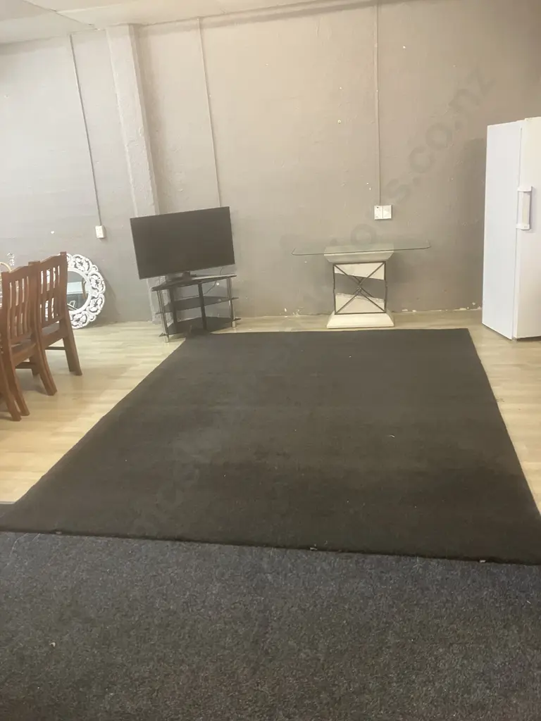 Charcoal Colour Tufted Carpet Square. 3 x 2.5M Image 1++