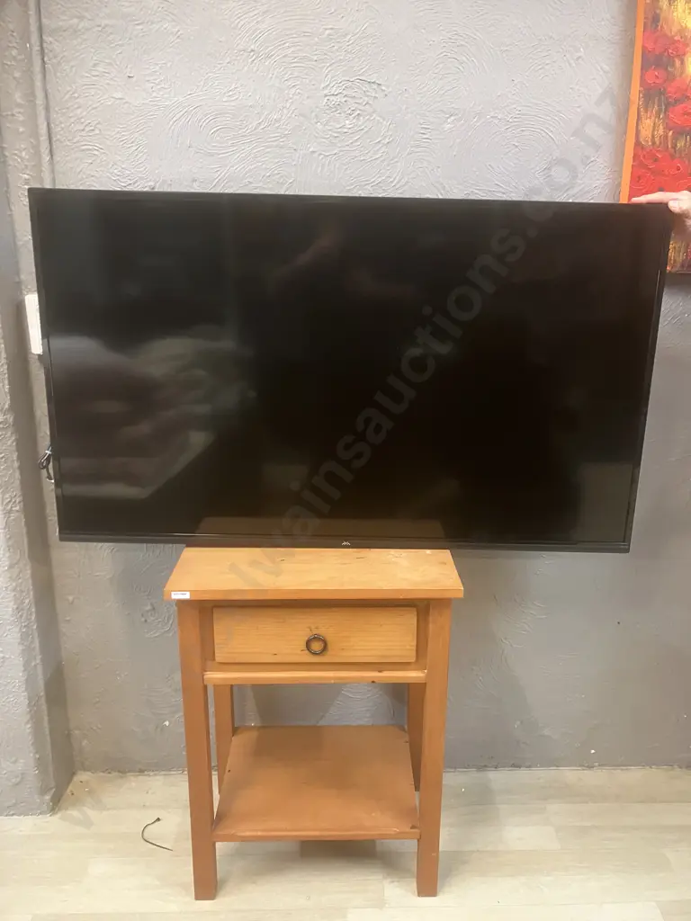 FFalcon 50" TV With Remote Control & Wall Mount - Model 50UF1 Image 1++