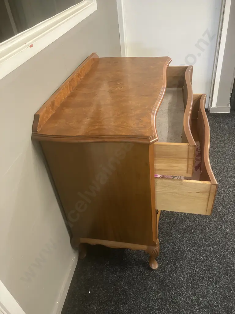 Walnut Serpentine Front Three Drawer Chest. Cabriole Legs. H84 W80 D43cm Image 1++