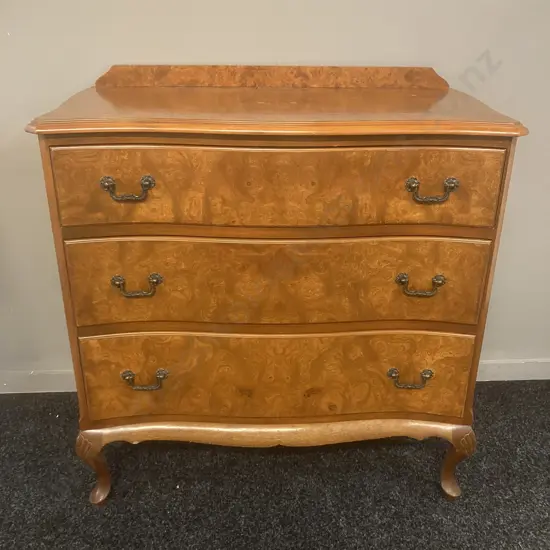 Walnut Serpentine Front Three Drawer Chest. Cabriole Legs. H84 W80 D43cm