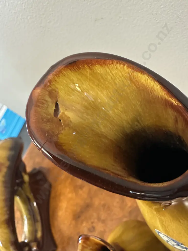 Vintage Blue Mountain Pottery Harvest Gold Drip Glasze Pitchers (as found) Image 1++