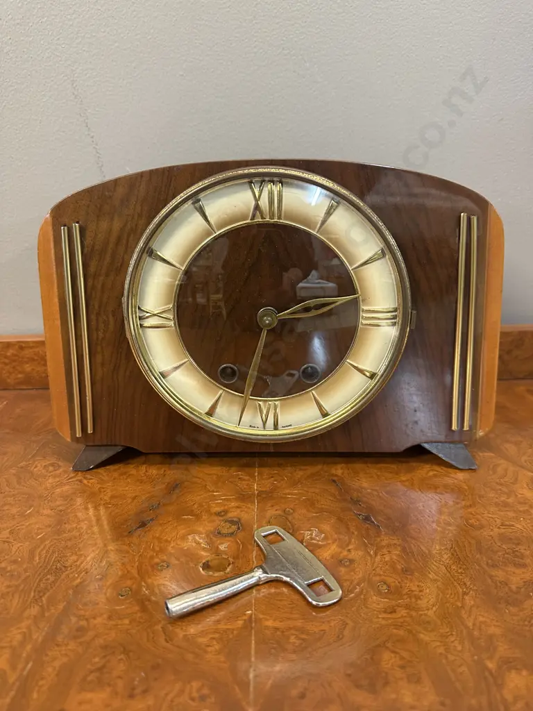 Vintage Mid-Century Modern German Mantle Clock With Key Image 1++