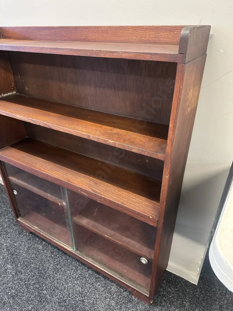 Vintage Oak Book Shelf /Display Cabinet H112 W91 D21cm. Image 1++