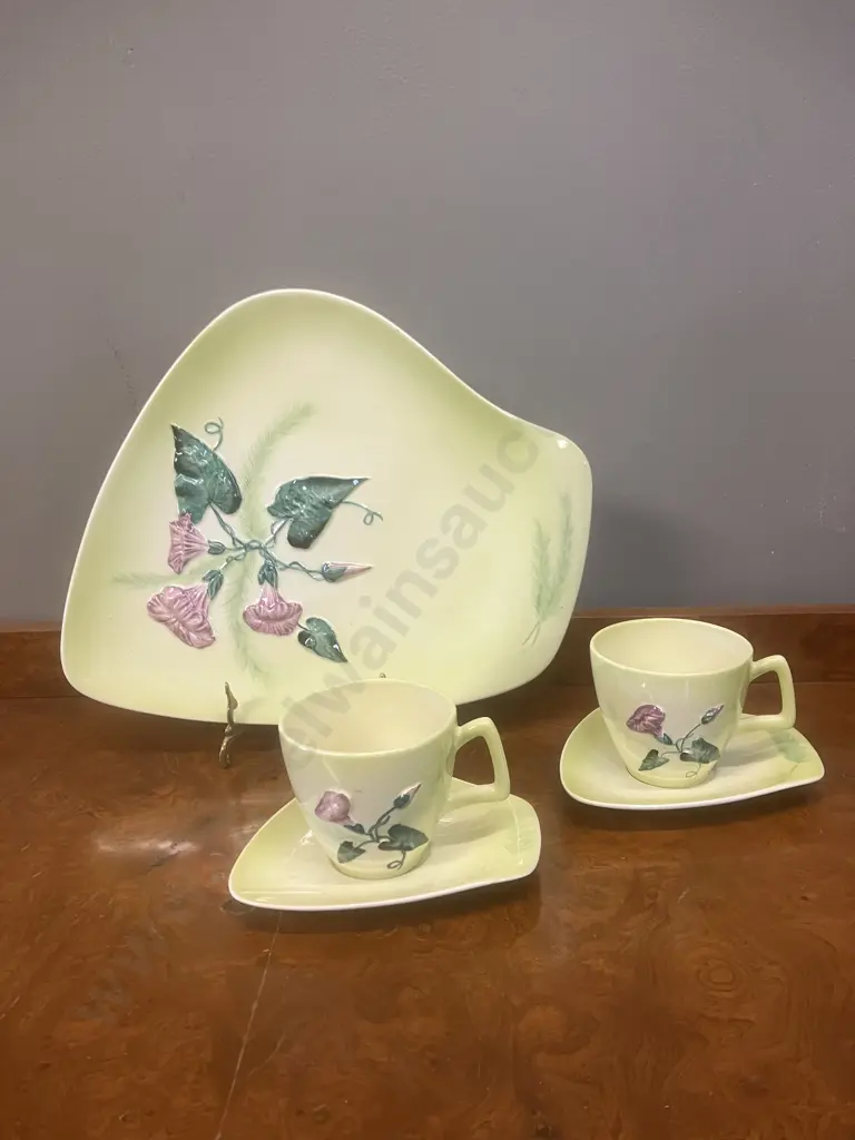Carlton Ware "Convolvulus" (Morning Glory) Large Tray & Pair of Cups & Saucers, Australian Design. c1935-1961 Image 1++
