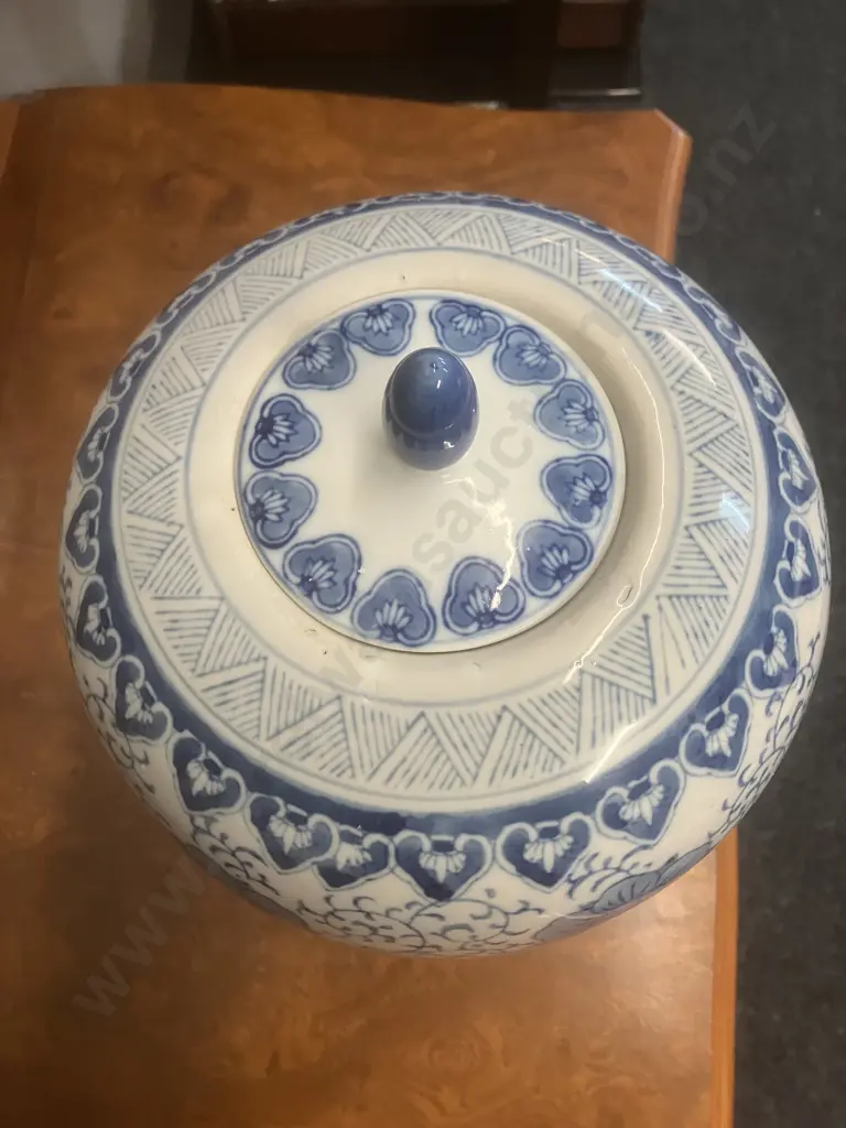 Chinese Porcelain Ginger Jar With Cobalt Blue Decoration And Lid, Late 19th Century. 30cm Image 1++