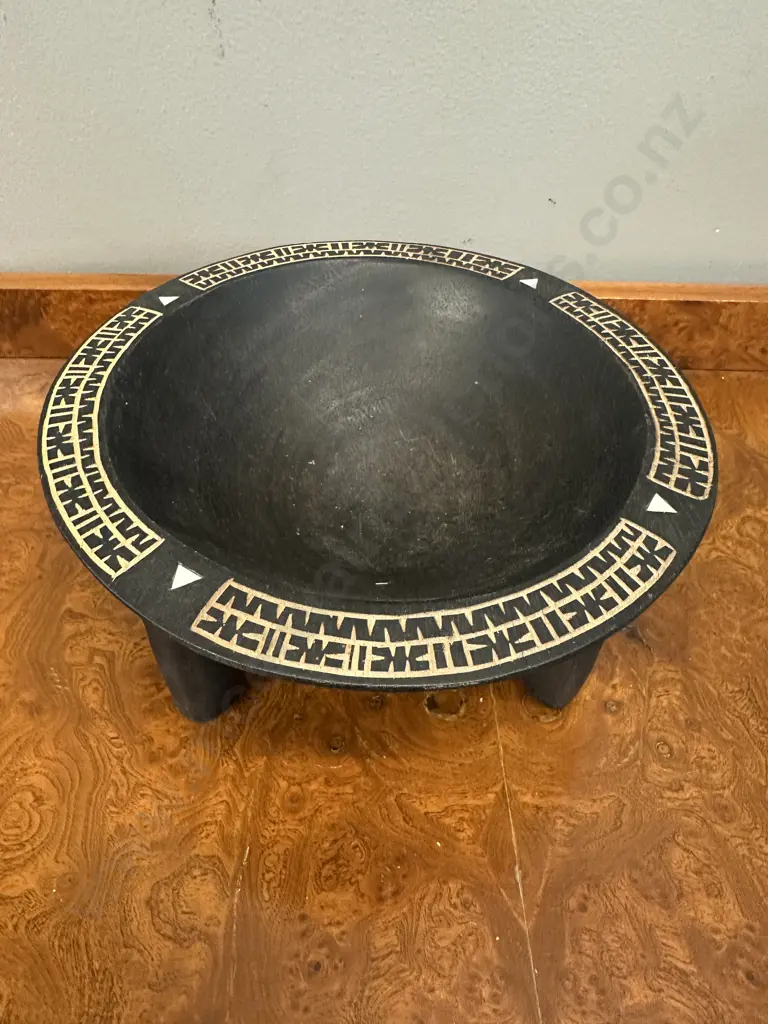 Fijian Kava Bowl Geometric Patterns H9.5 Dia23.5cm. Image 1++