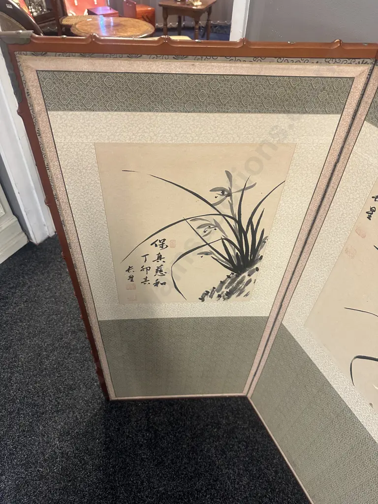 Vintage Chinese Mid-Century Two Panel Folding Floor Screen. 109 x 95cm Image 1++