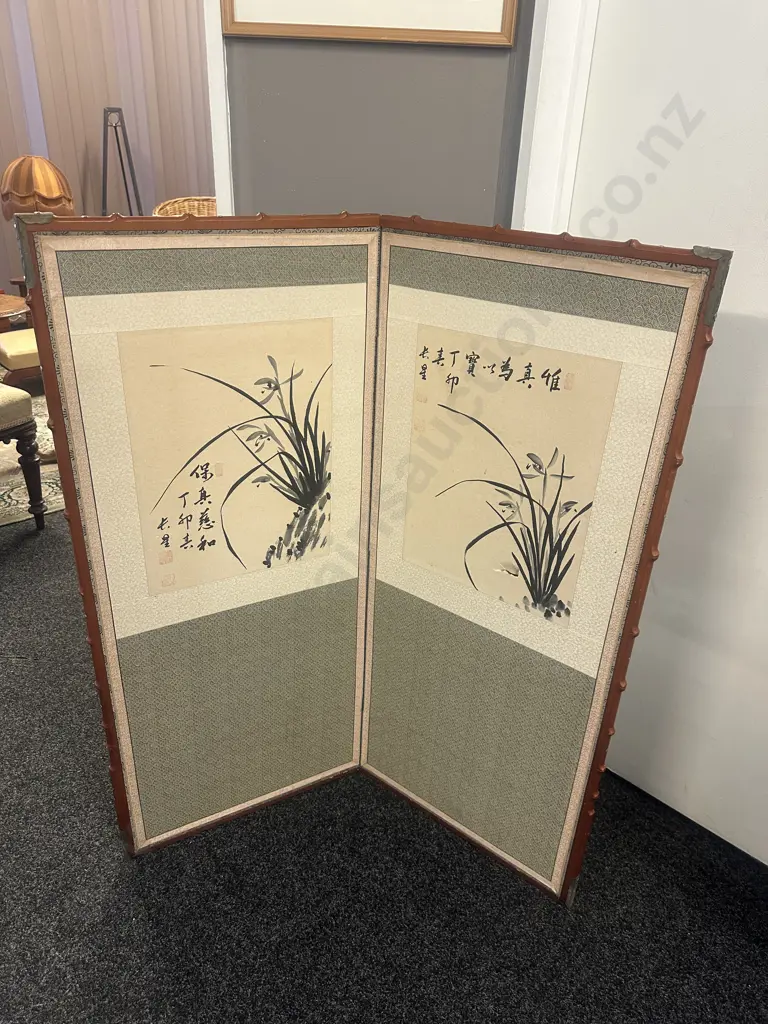Vintage Chinese Mid-Century Two Panel Folding Floor Screen. 109 x 95cm Image 1++