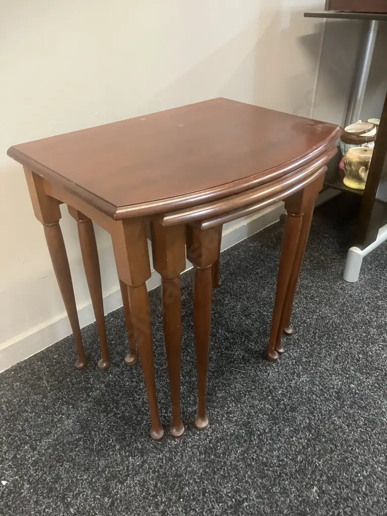 Mahogany Nest of Three Bow Front Tables, Fine Cabriole Legs. H49 W48.5 D34.5cm Image 1++
