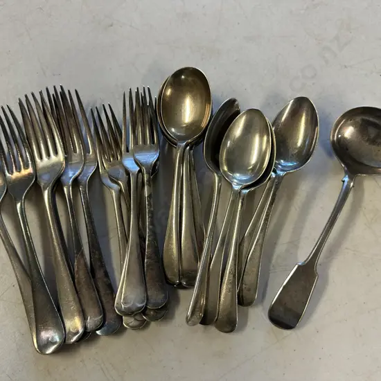 Assorted Cutlery Items 