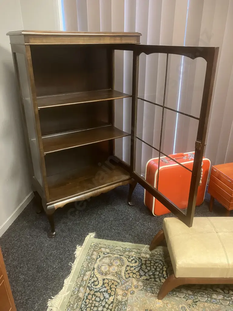 Antique Mahogany Display Cabinet With Key. H125 W70 D36cm Image 1++