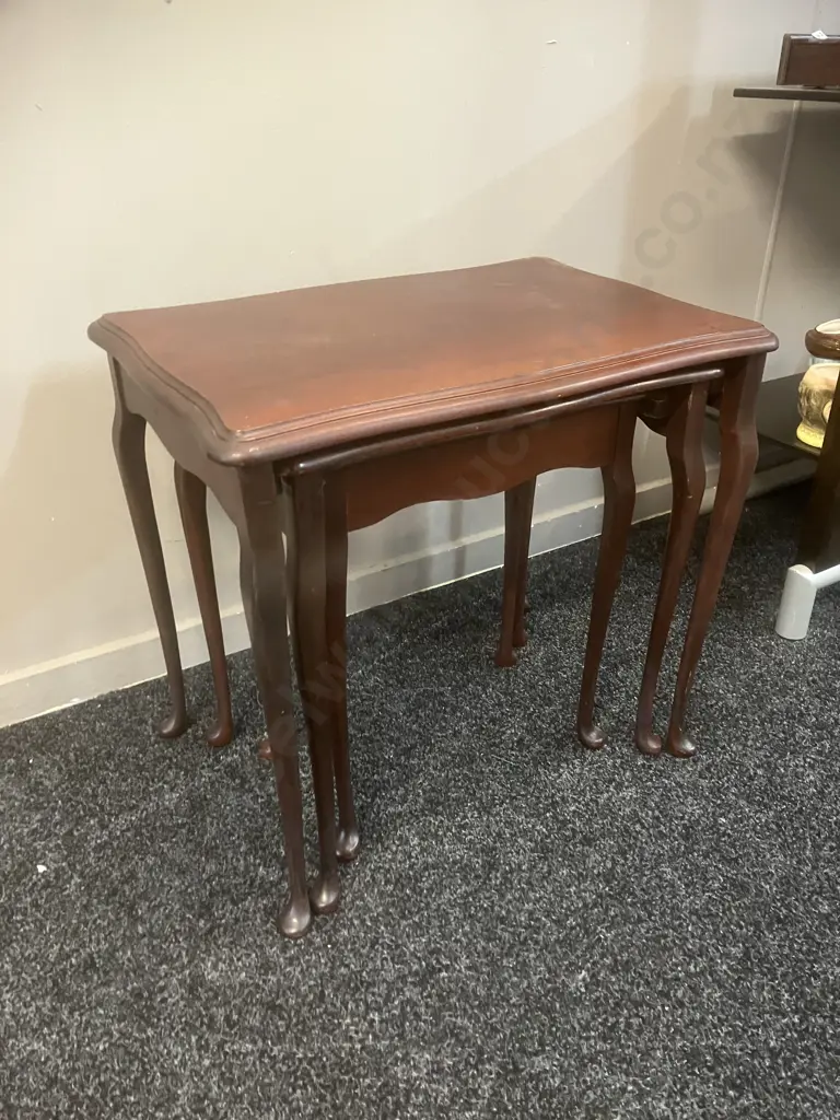 Mahogany Nest of Three Serpentine Edged Tables, Fine Cabriole Legs. H47 W52 D35cm Image 1++