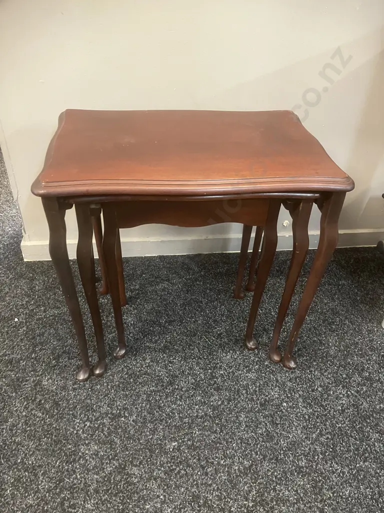 Mahogany Nest of Three Serpentine Edged Tables, Fine Cabriole Legs. H47 W52 D35cm Image 1++
