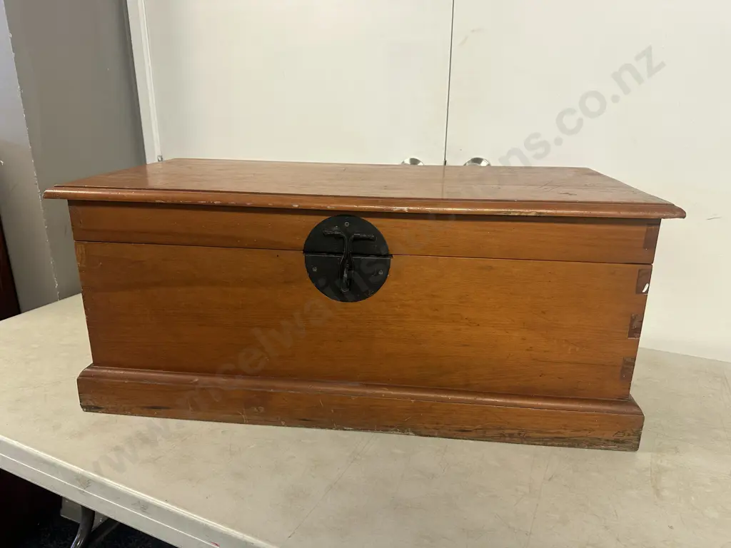 Vintage Wooden Blanket Chest Metal Latch & Drop Handles H35 W83 D40cm. Image 1++