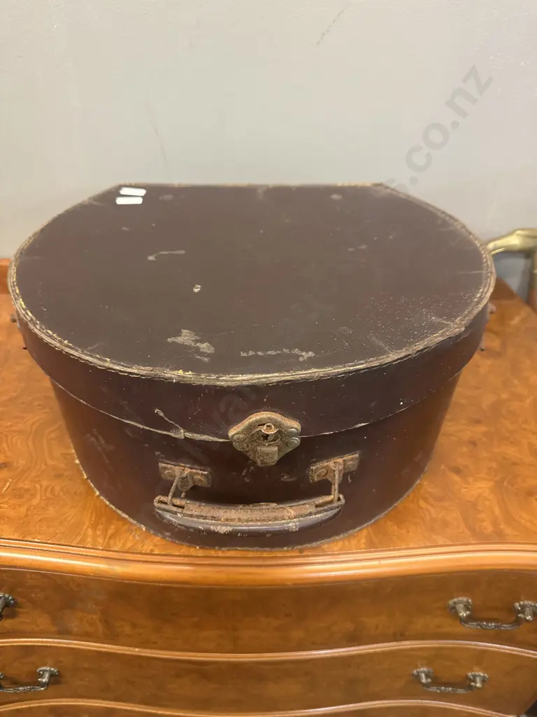 Vintage Hat Box H19 W 41 D36cm. Image 1++