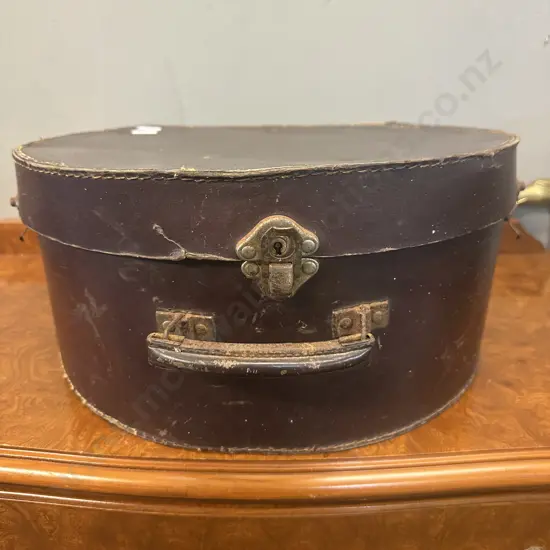 Vintage Hat Box H19 W 41 D36cm.