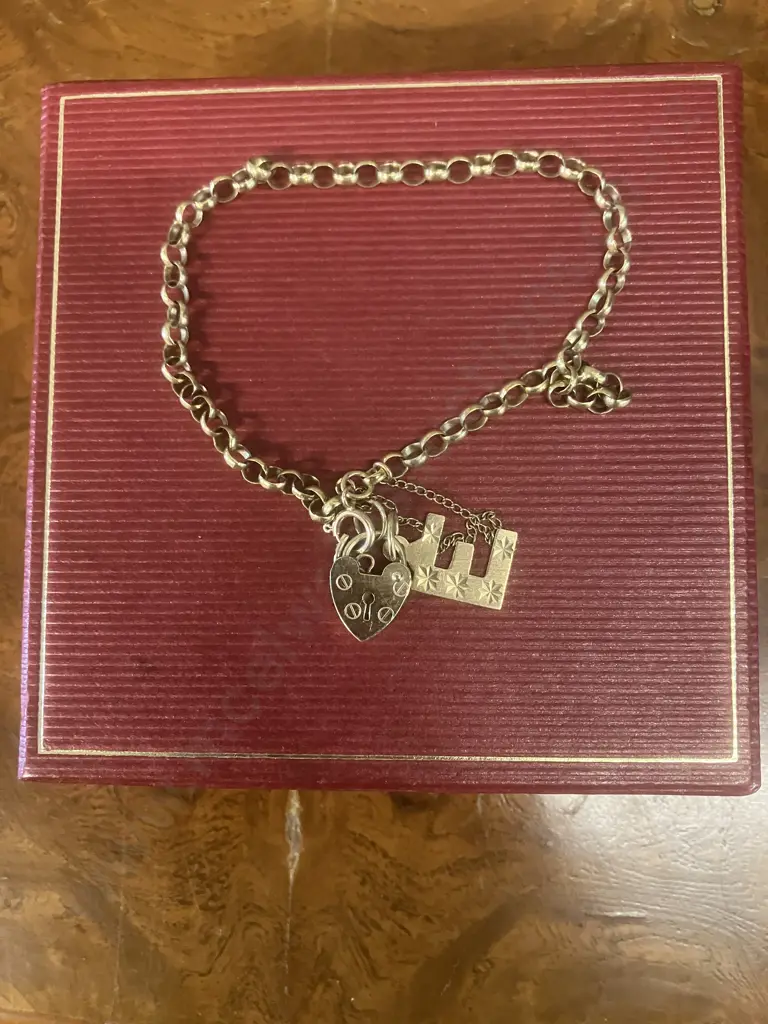 Alistair Stewart Jewellers Hallmarked Gold Padlock Clasp With Gold Chain Bracelet Image 1++