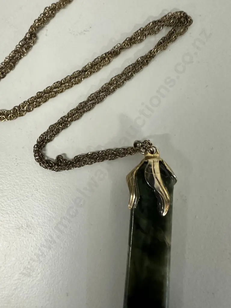 New Zealand Pounamu Pendant On Chain L8.5cm. Image 1++