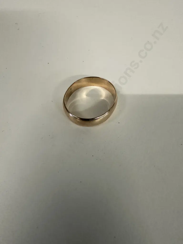 Stamped 9ct Gold Wedding Band Image 1++
