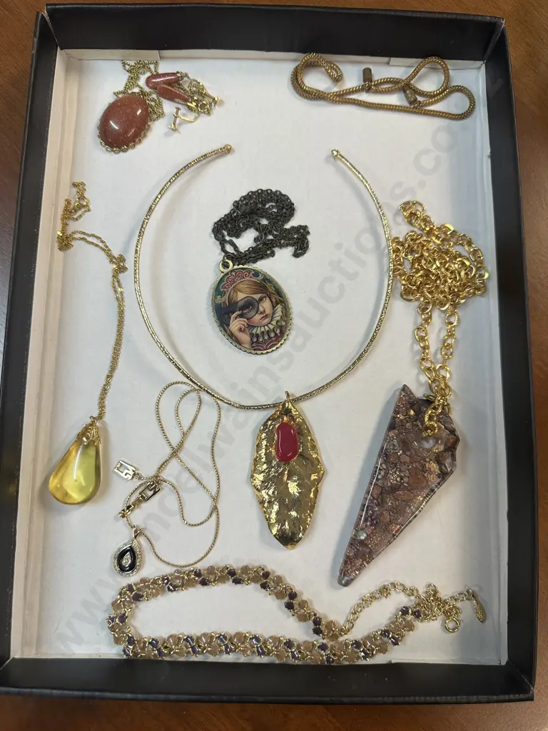 Selection Of Costume Necklaces Including Vintage Art Pendant Etc Image 1++