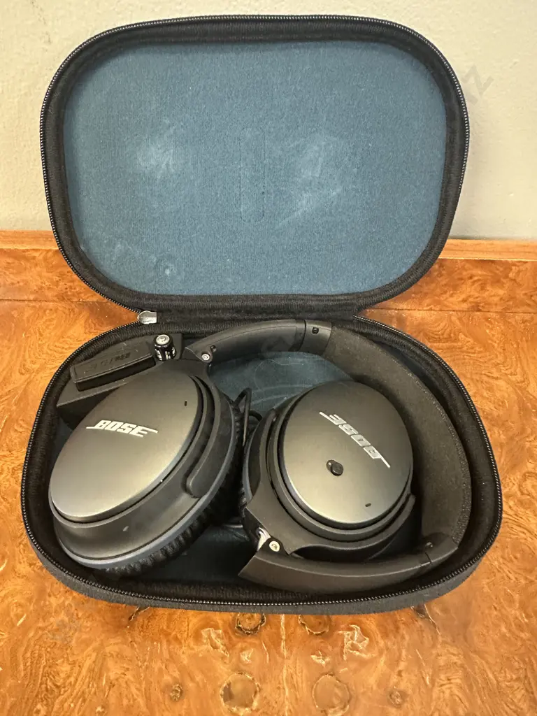 Bose QuietComfort 25 Acoustic Noise Cancelling Headphones Image 1++