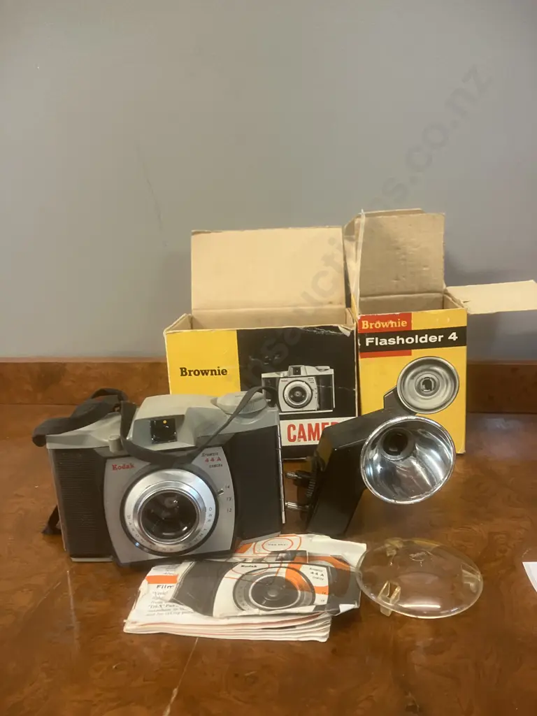 Vintage Kodak Brownie 44A Camera, Instructions, Brownie Flashholder 4 - Original Boxes Image 1++