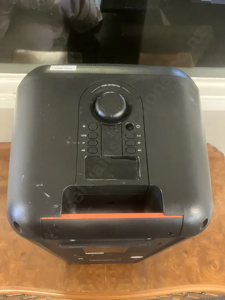 Veon Party Speaker Model VN26052020BK Image 1++