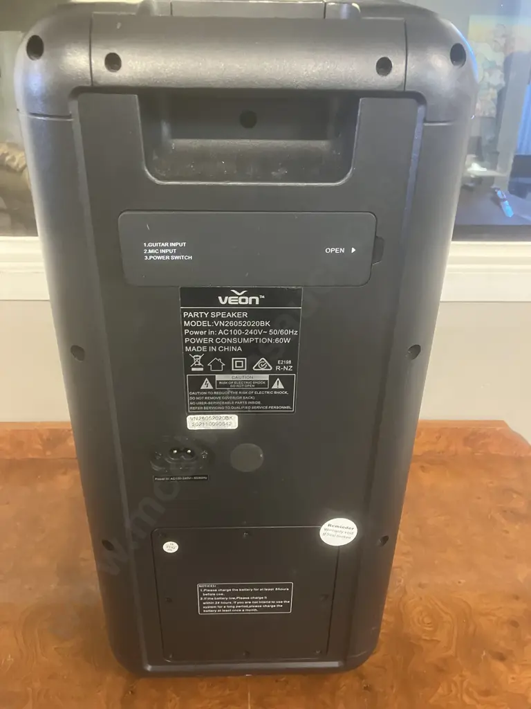 Veon Party Speaker Model VN26052020BK Image 1++