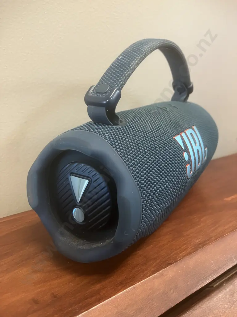 JBL Charge6 Portable Bluetooth Speaker - Blue Image 1++