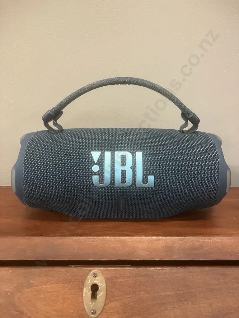 JBL Charge6 Portable Bluetooth Speaker - Blue Image 1++