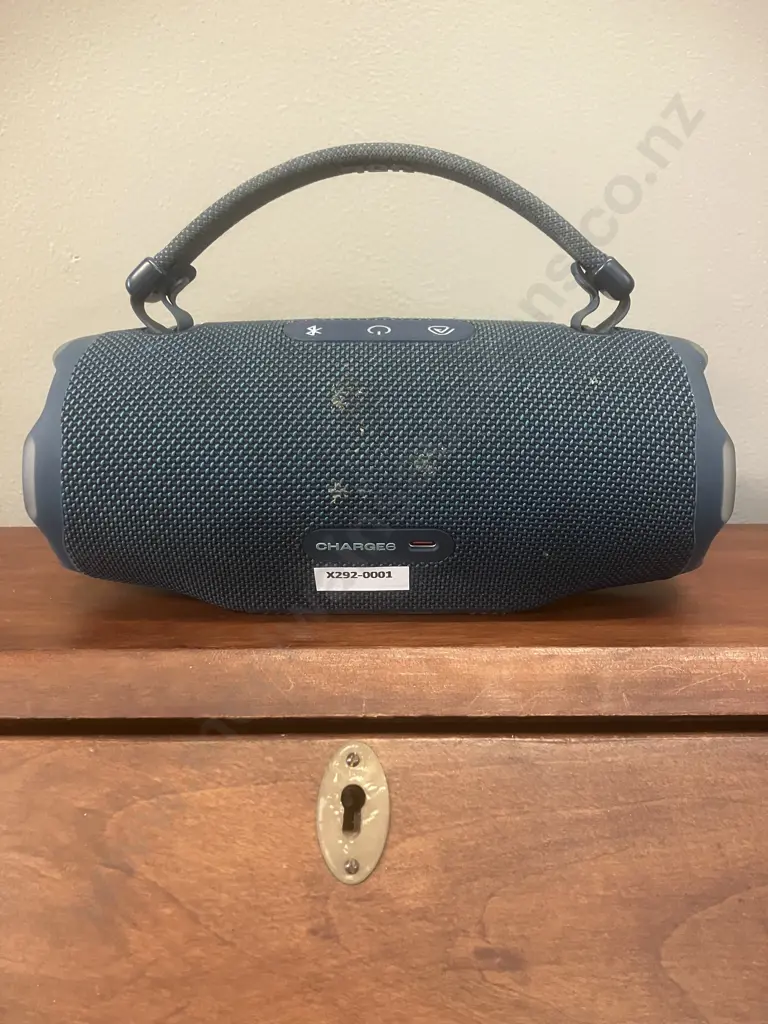 JBL Charge6 Portable Bluetooth Speaker - Blue Image 1++