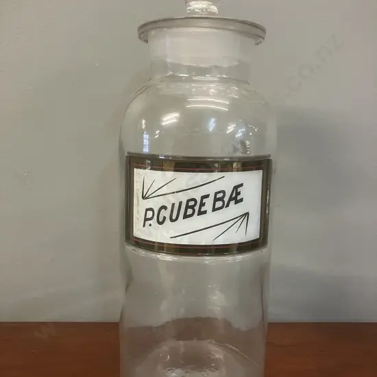 Antique Whitall Tatum Flint Glass Apothecary Jar & Stopper  - Label Under Glass. "P.CUBEBAE" 1901-1924 (H24cm)