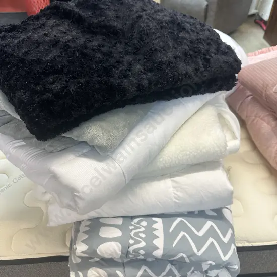 Single Size Assorted Linen Including Electric Blanket, Throws Etc