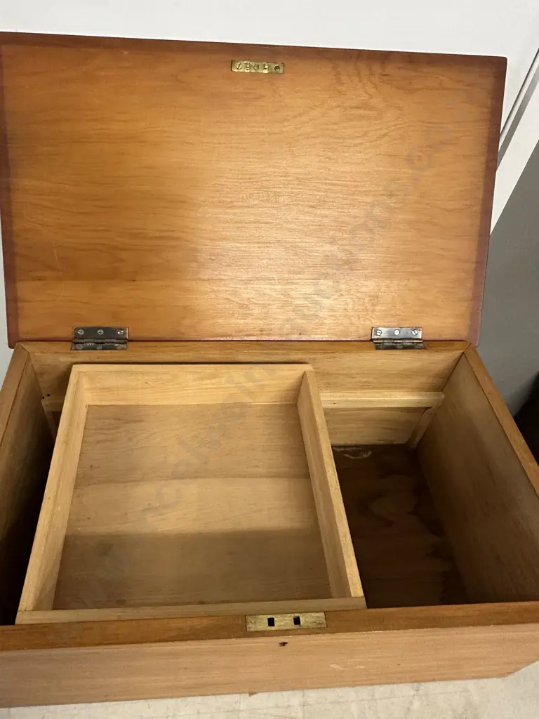 Vintage Small Glory Box With Tray & Copper Handles H23 W58 D35cm. Image 1++