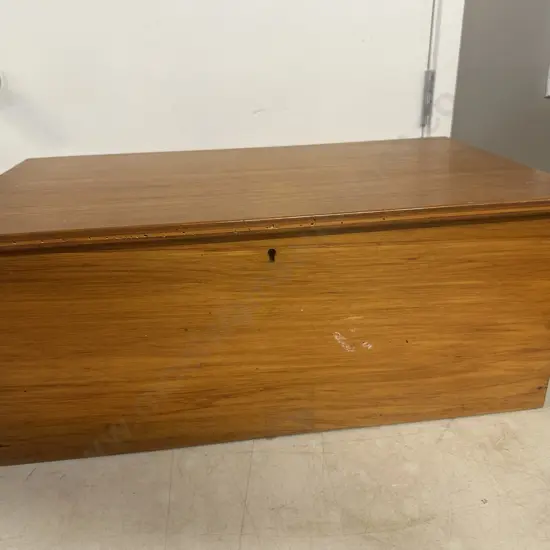Vintage Small Glory Box With Tray & Copper Handles H23 W58 D35cm.