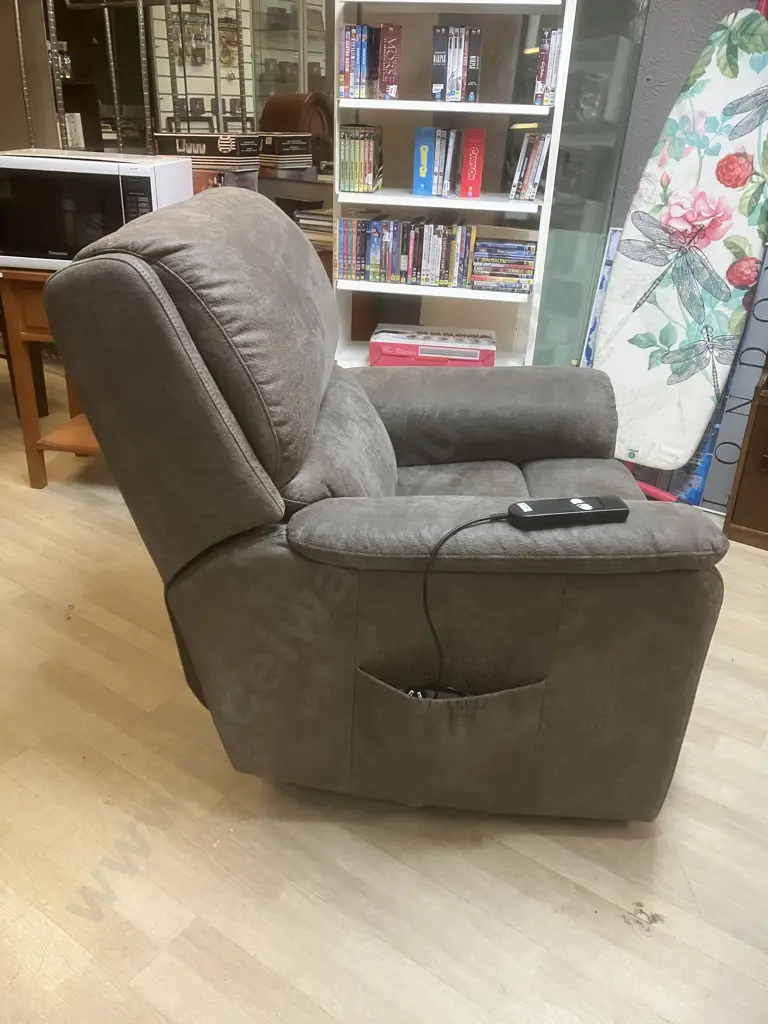Electric Recling Armchair Ex Harvey Norman Image 1++