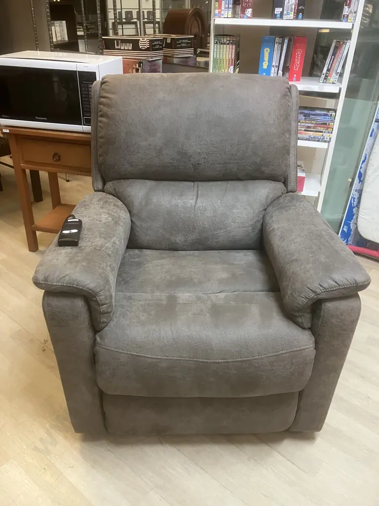 Electric Recling Armchair Ex Harvey Norman Image 1++