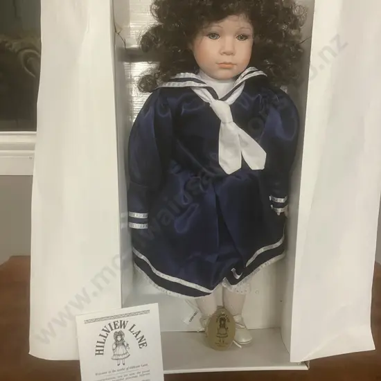 Hillview Lane Porcelain Doll, Limited Edition #146 / 200 With COA In Display Box, Original Clothing (50cm) #HN8775