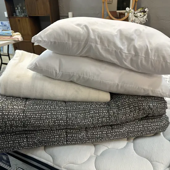 Single Grey & White Inners x2 & Electric Blankets 