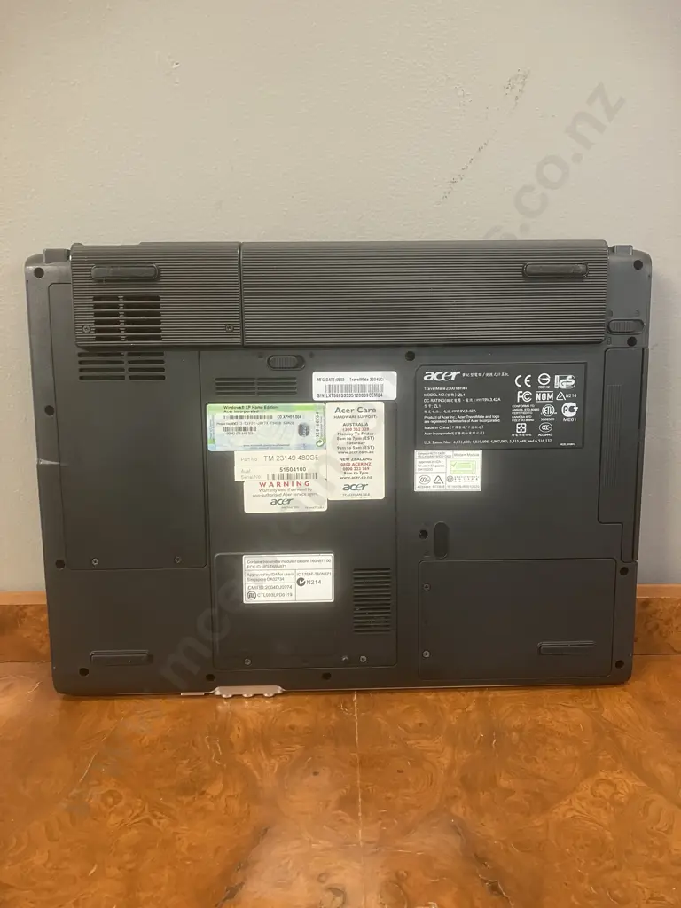 Acer TravelMate 2304LCi 2300 Series Laptop With Charger & Laptop Bag Image 1++