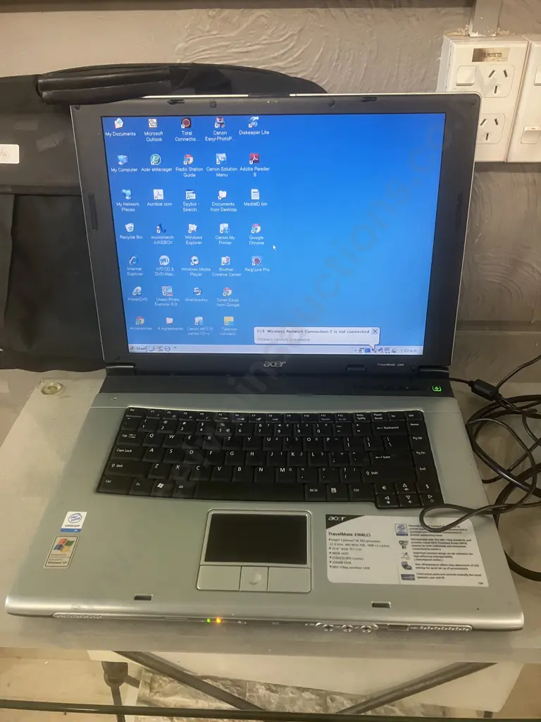 Acer TravelMate 2304LCi 2300 Series Laptop With Charger & Laptop Bag Image 1++