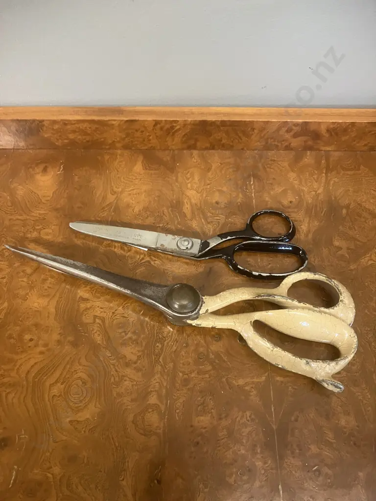 Vintage Taylors Shears & Pinking Shears Image 1++