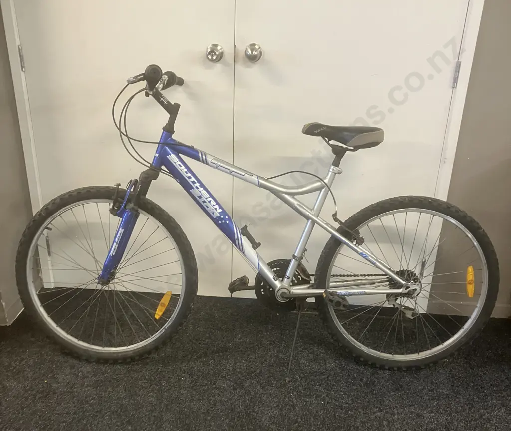 Southern Star Apogee 2.0 Blue & White Bike Image 1++